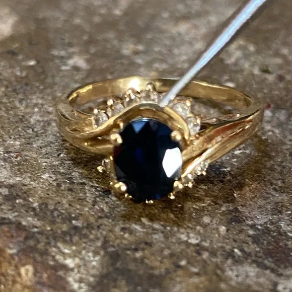 SOLID 14KT GOLD Diamond Sapphire Ring - Picture 11 of 14